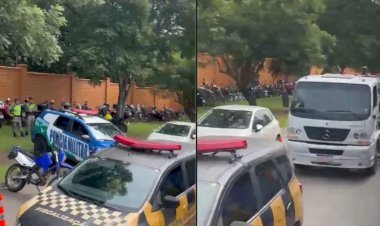 PM recolhe veículos estacionados em local proibido próximo ao MotoGP, em Goiânia