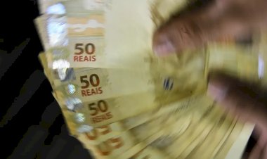 Receita Federal tem R$ 265,6 milhões em restituições retidas por erro nos dados bancários