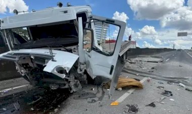 Caminhoneiro morre após bater em barreira de concreto da Rodovia Luiz de Queiroz