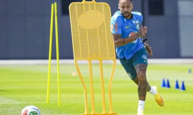 Neymar treina com bola neste sábado e se junta ao grupo nos próximos dias; veja fotos