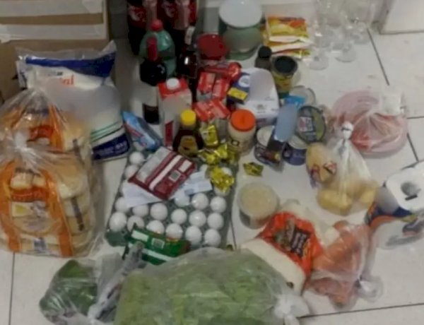 Mulher edita comprovante de Pix para simular pagamento em supermercado de Goianésia