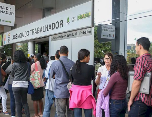 Desemprego fecha 2025 com menor média anual da série em 19 estados e no DF, diz IBGE