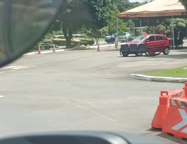 Candidata à CNH perde o controle e causa acidente na pista do Detran em Goiânia