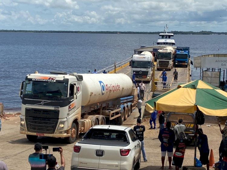 Comboio com 160 mil m³ de oxigênio chega com atraso em Manaus devido a condições da BR-319