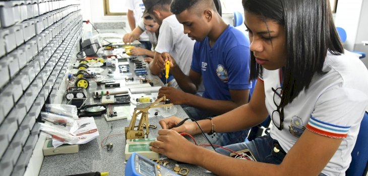 Goiânia oferece 10 mil vagas para Educação de Adolescentes, Jovens e Adultos