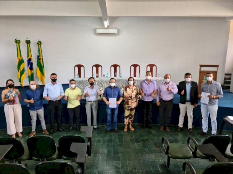 Vídeo: Prefeitos de 12 municípios se reúnem em Rialma para tratar de aquisição de vacinas contra Covid-19