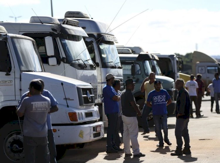 Caminhoneiros voltam a falar em greve após nova alta do diesel