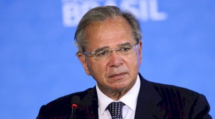 Paulo Guedes anuncia antecipação de 13º de beneficiários do INSS