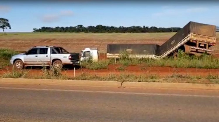 Em Goiás: Carreta invade pista e mata quatro pessoas em colisão na BR-158