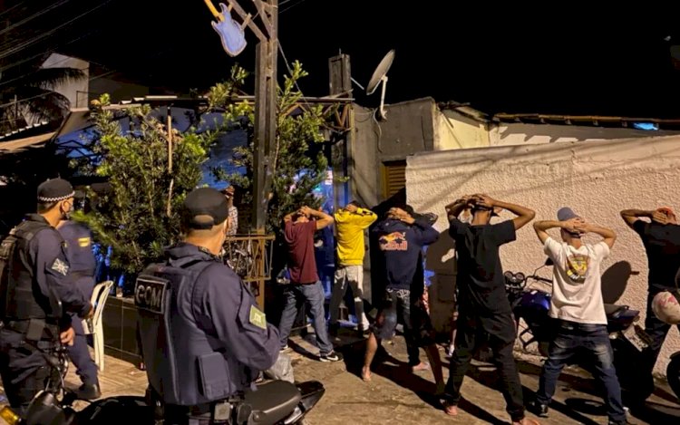 Em Goiás: Fiscalização fecha prostíbulo, multa bar e acaba com festa com mais de 120 pessoas em rua: ‘Parecia carnaval’