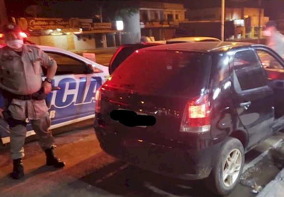 Em Goiás: Condutor de som automotivo desobedece ao decreto, empurra policial e é detido