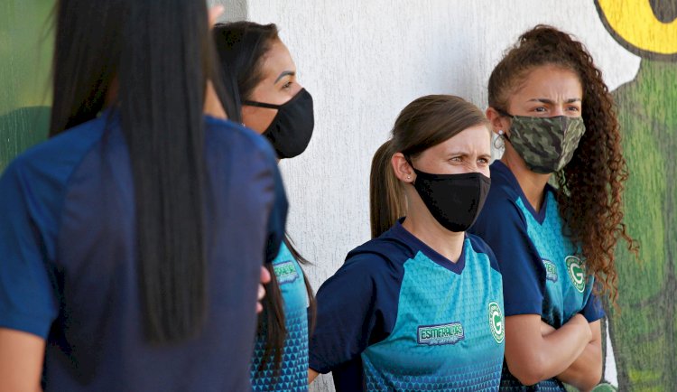 Com fim do projeto de futebol feminino, Goiás rescinde com jogadoras e técnica