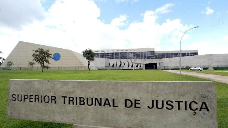 STJ garante aposentadoria de subtenente à Maria Luiza, 1ª militar transexual