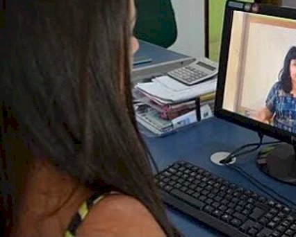 Estado pagará R$ 100 para ajudar a arcar com gastos dos professores com Internet