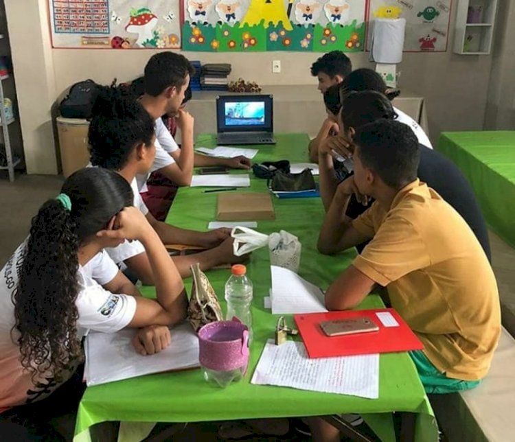 Brasil envelhece sem aproveitar força de jovens para enriquecer, diz estudo