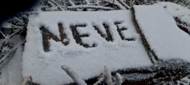 Neve volta a cobrir de branco o Planalto Serrano de Santa Catarina