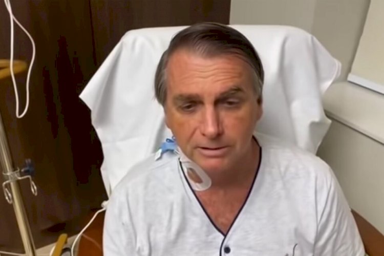 Bolsonaro diz que está no hospital por causa da facada de 2018