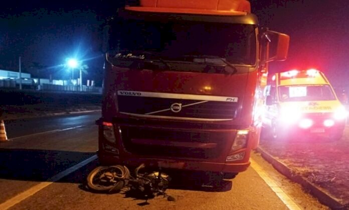 Motociclista é arrastado por caminhão na BR-153 e morre por falta de socorro