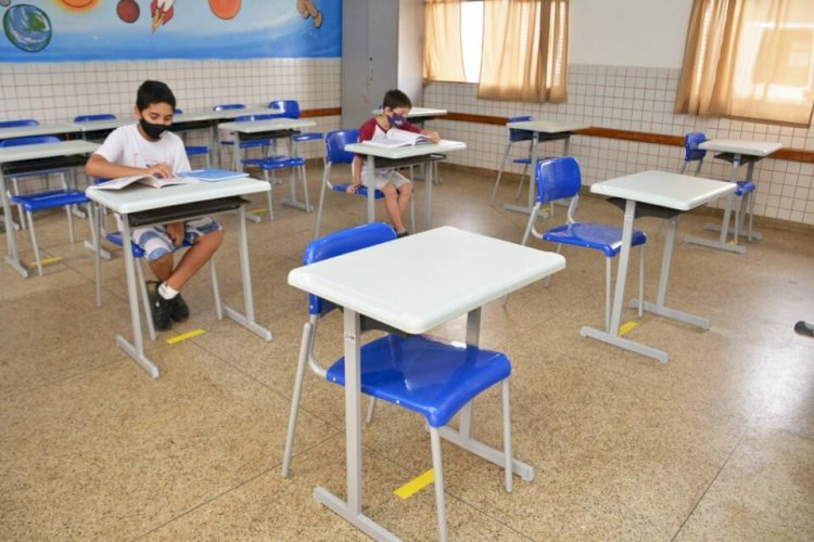 Aulas presenciais retornam com 30(por cento) de alunos, em Aparecida