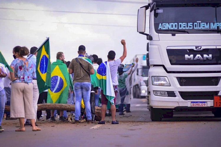 ''Ato irresponsável'', diz sindicato dos caminhoneiros sobre bloqueio de rodovias em Goiás