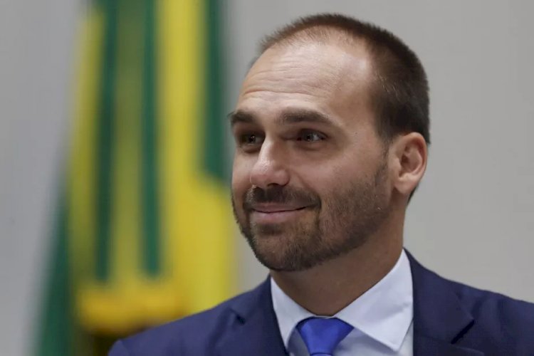 Eduardo Bolsonaro testa positivo para covid-19 e diz ter iniciado tratamento