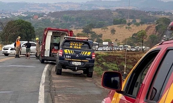 Duas pessoas ficam feridas após acidente na BR-153 próximo a Rialma