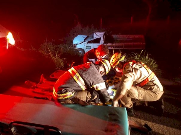 Acidente de trânsito na GO-251 deixa duas pessoas feridas e movimenta plantão dos bombeiros de Goianésia