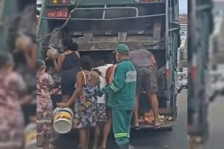 Pessoas reviram caminhão de lixo em busca de comida em Fortaleza