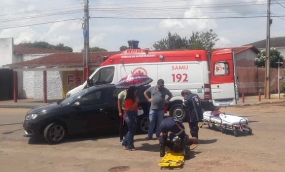 Motociclista é hospitalizado após acidente na Av. Bernardo Sayão em Jaraguá