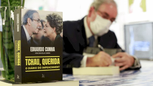 Em Goiânia, Eduardo Cunha lança livro sobre impeachment de Dilma