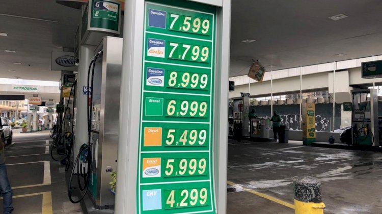 Preço da gasolina fica estável após 6 semanas seguidas de alta