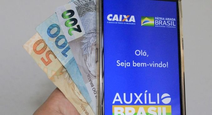 Auxílio Brasil: com revisões cadastrais contínuas, famílias poderão ter benefício suspenso ou cancelado; entenda