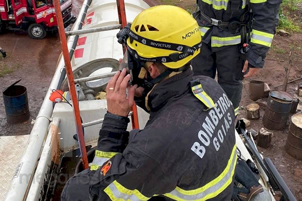 Patrão e funcionário de lava a jato são resgatados após desmaiarem dentro de tanque de caminhão