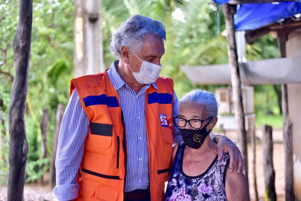 ''Vamos levar alimentos, medicamentos e água mineral para as pessoas'', diz Caiado sobre comunidades que ficaram ilhadas no Nordeste goiano