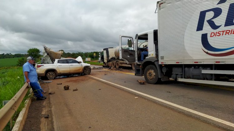 Homem morre em grave acidente em trecho com desvio na BR-060