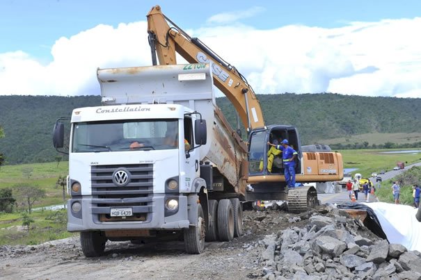 Governo de Goiás libera tráfego em meia pista da GO-118, entre Alto Paraíso e Teresina de Goiás