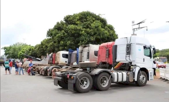 Em Goiás, milhares de caminhoneiros estão afastados por casos de Covid-19