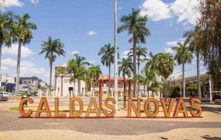 Caldas Novas adia carnaval e aumenta restrições para conter avanço da Covid-19