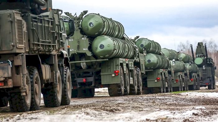 Putin pede que forças nucleares ''entrem em alerta''; Ucrânia aceita negociar