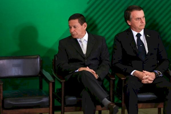 Mourão confirma que não será vice de Bolsonaro nas eleições de 2022