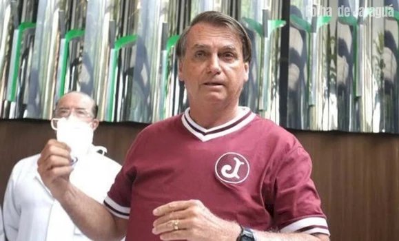 Bolsonaro dá entrada em hospital de Brasília após sentir desconforto