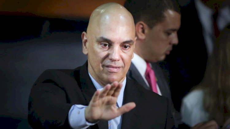 Moraes manda fixação imediata de tornozeleira em Silveira