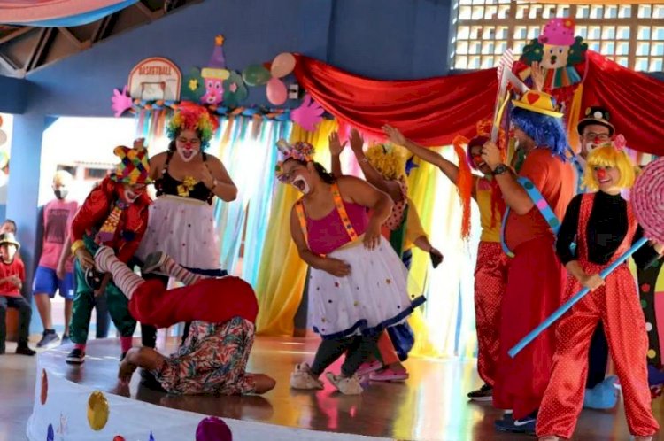 Dia do Circo é comemorado com palhaços e brincadeiras na Escola Municipal Pequeno Príncipe em Ceres