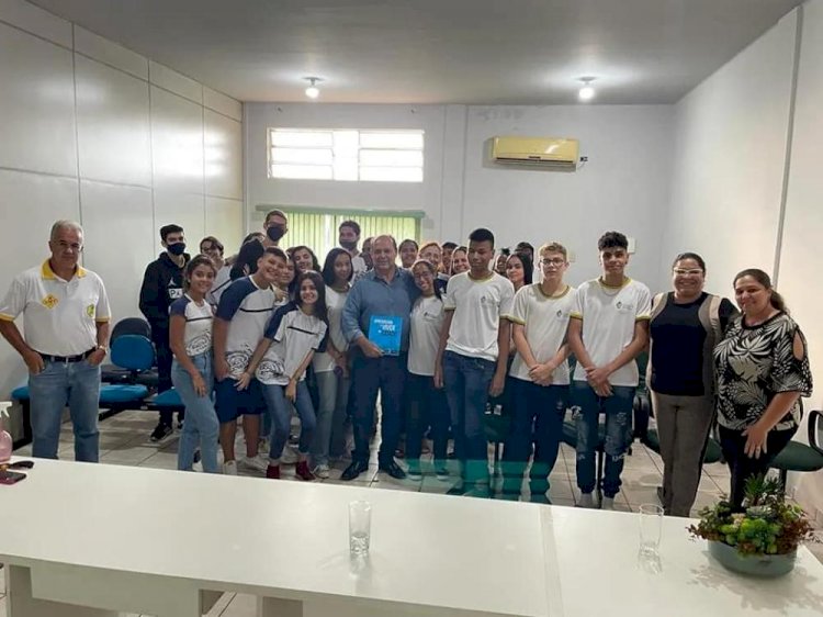 Prefeito de Ceres recebe visita de alunos da 1ª série do CEPI João XXIII