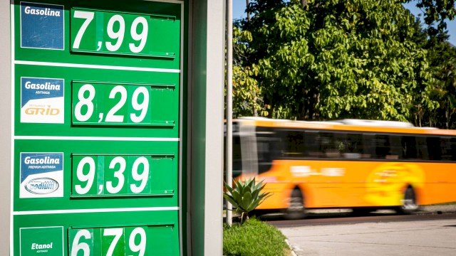 Petrobras anuncia novo aumento no preço de 5,18% na gasolina e de 14,25% no diesel