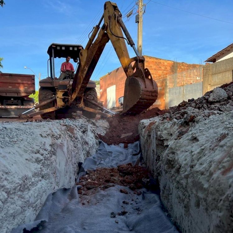 Prefeitura de Ceres realiza reconstrução da Avenida Bernardo Sayão