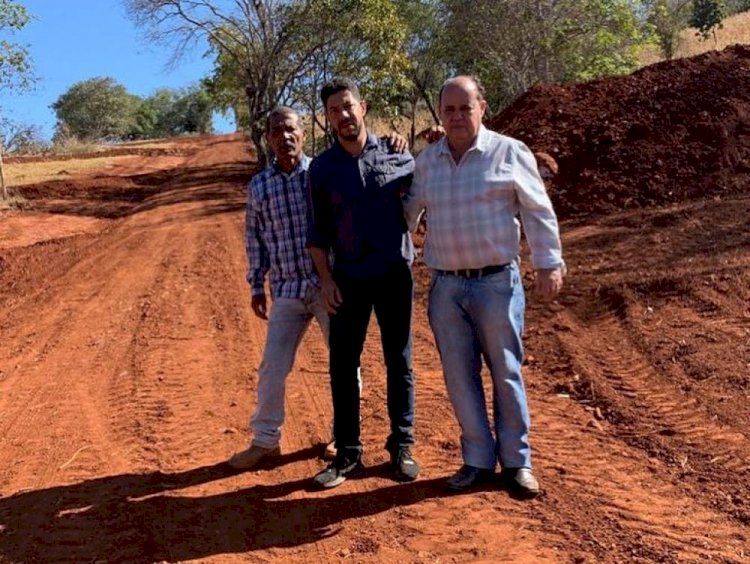 Prefeitura de Ceres continua trabalhos de manutenção na zona rural