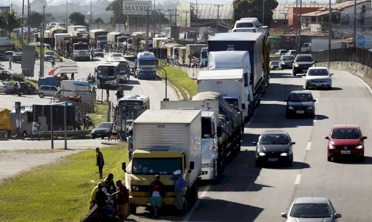 Auxílio caminhoneiro: prazo para autodeclaração vai até segunda; veja como fazer