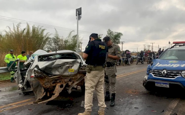 Em Goiás: Acidente com dois carros e viatura da PM deixa um morto e três feridos