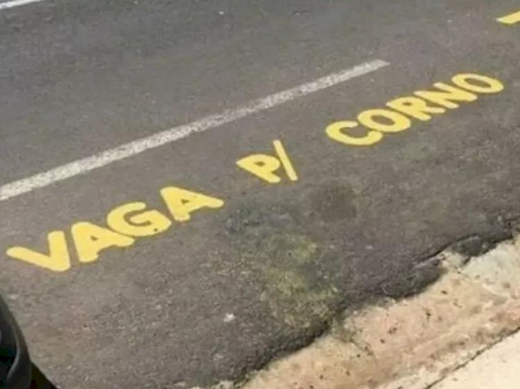 Prefeitura toma atitude após ser criada vaga de estacionamento reservada para ''corno''